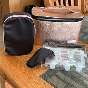 NWOT Caboodles set of 3 makeup bags & accessories!